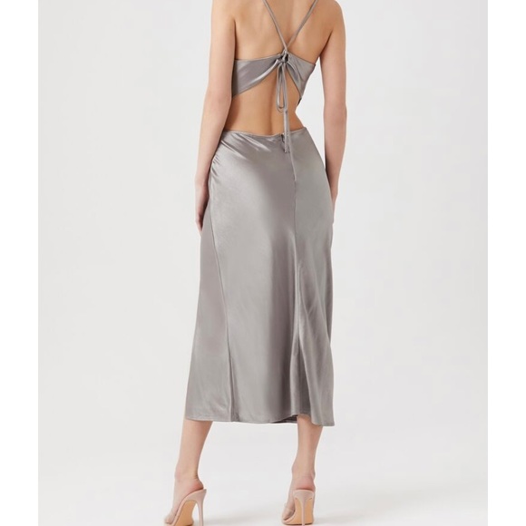 Forever 21 Satin MIDI Dress - Picture 2 of 10